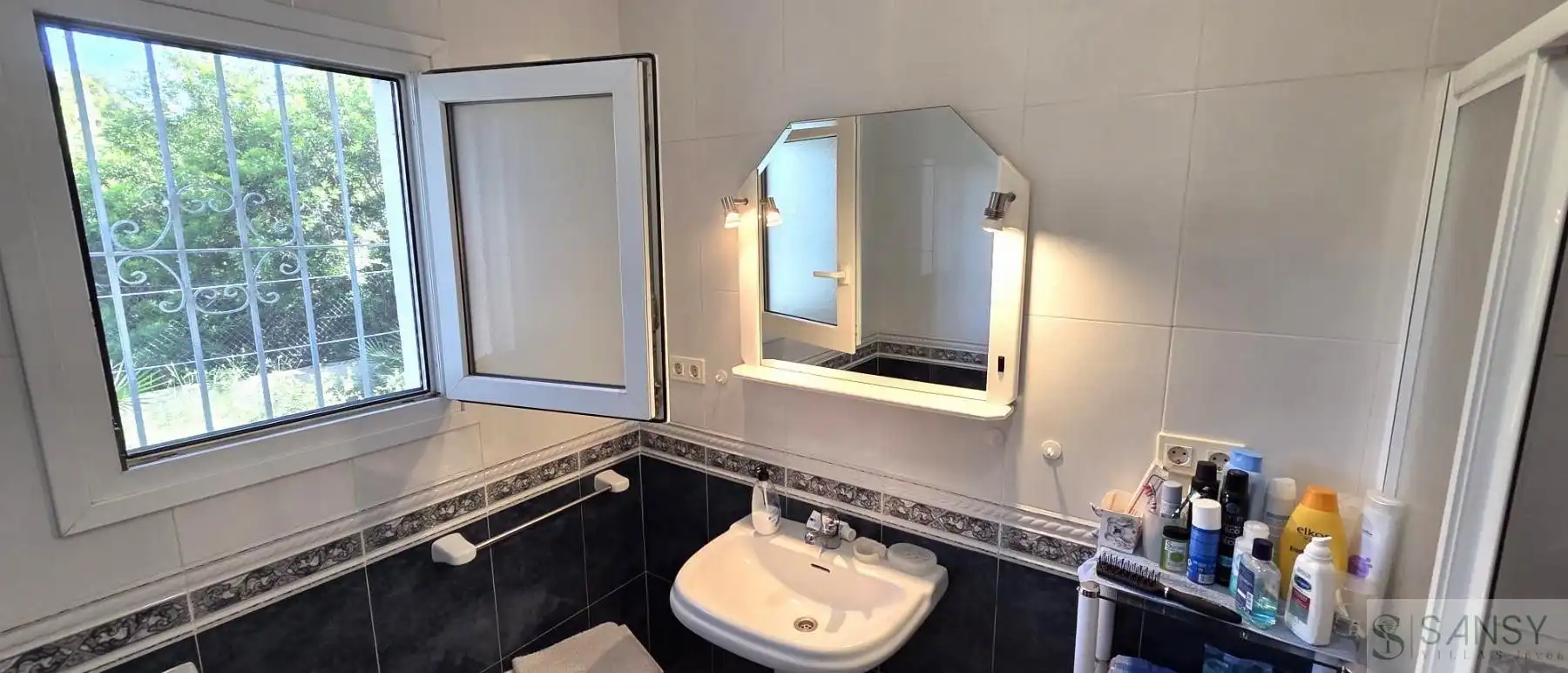 Baño de Casa o chalet en venta en Jávea / Xàbia con Aire acondicionado, Calefacción y Trastero