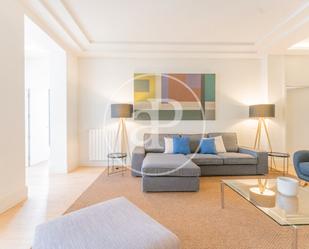 Sala d'estar de Pis de lloguer en  Madrid Capital amb Aire condicionat, Calefacció i Moblat