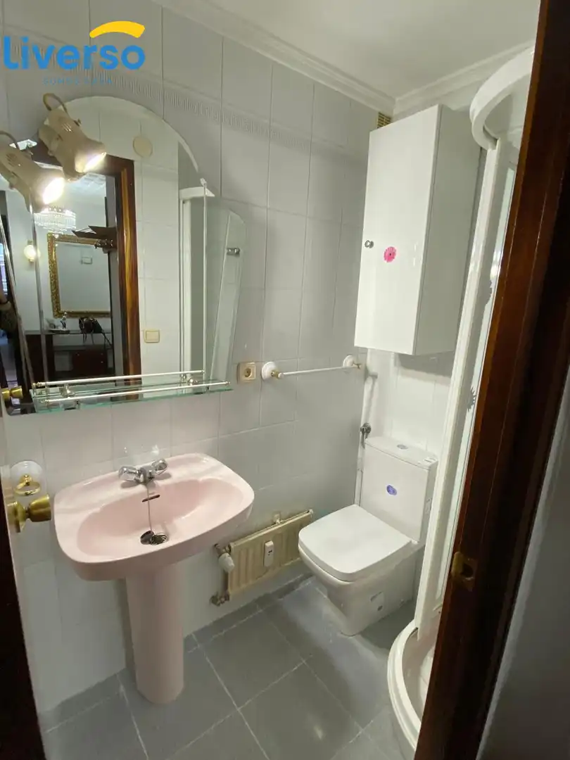 Habitación en Calle DEL VENA, Reyes Católicos