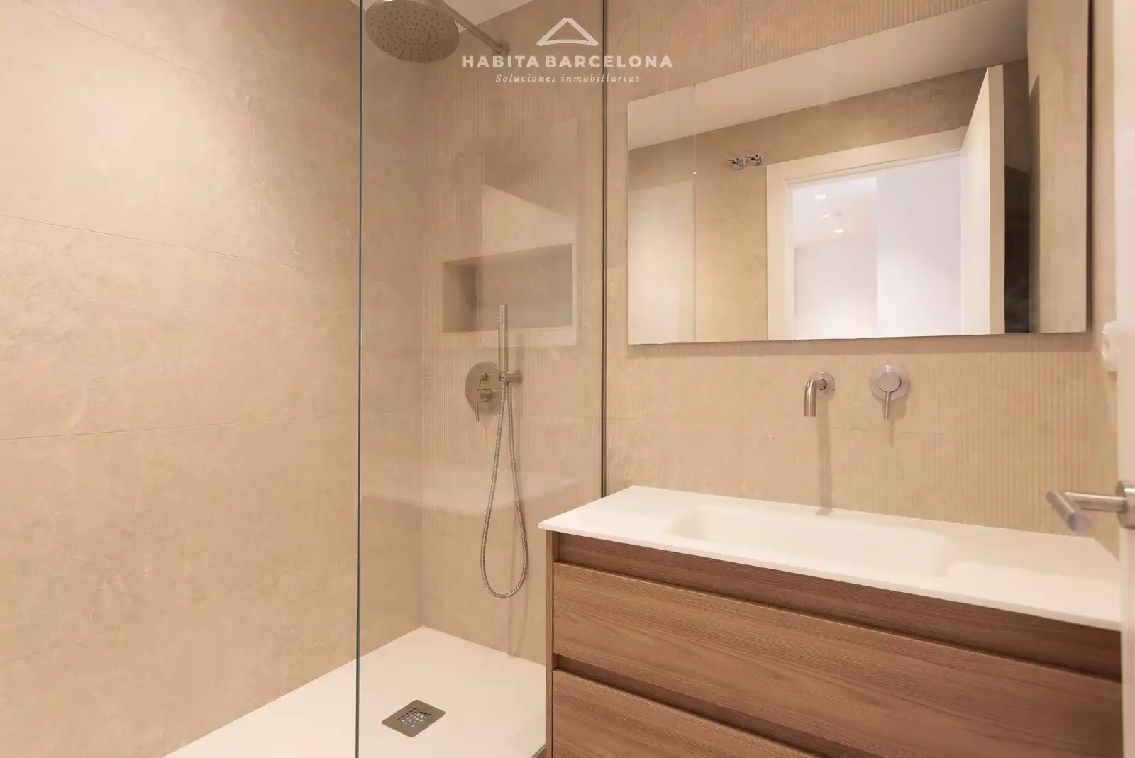 Baño de Piso en venta en Barcelona con Aire acondicionado, Calefacción y Parquet