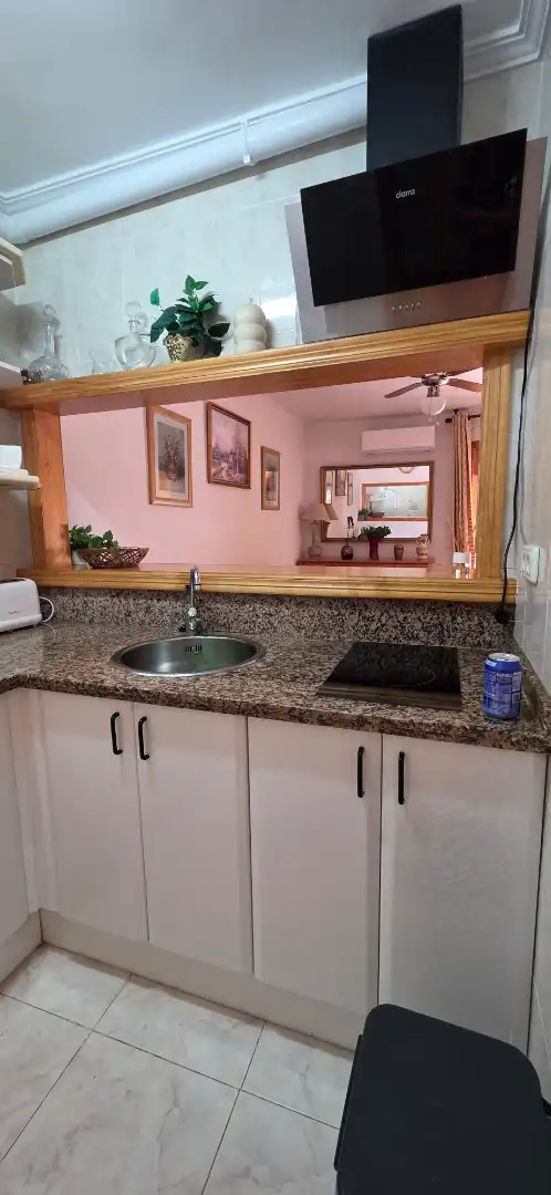 Cuina de Apartament de lloguer en Torrox amb Aire condicionat, Calefacció i Moblat