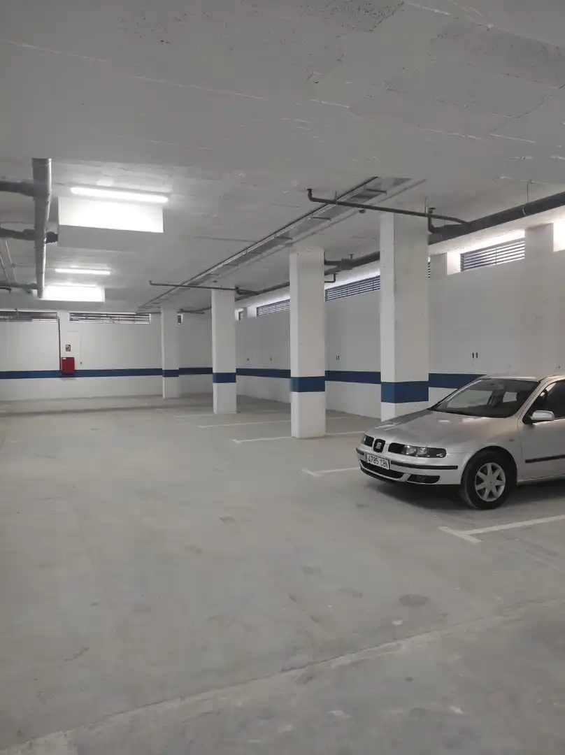 Einzelparkplatz mit Aufzug zur Miete in Calle Doctor Sierra 1, imagen 8