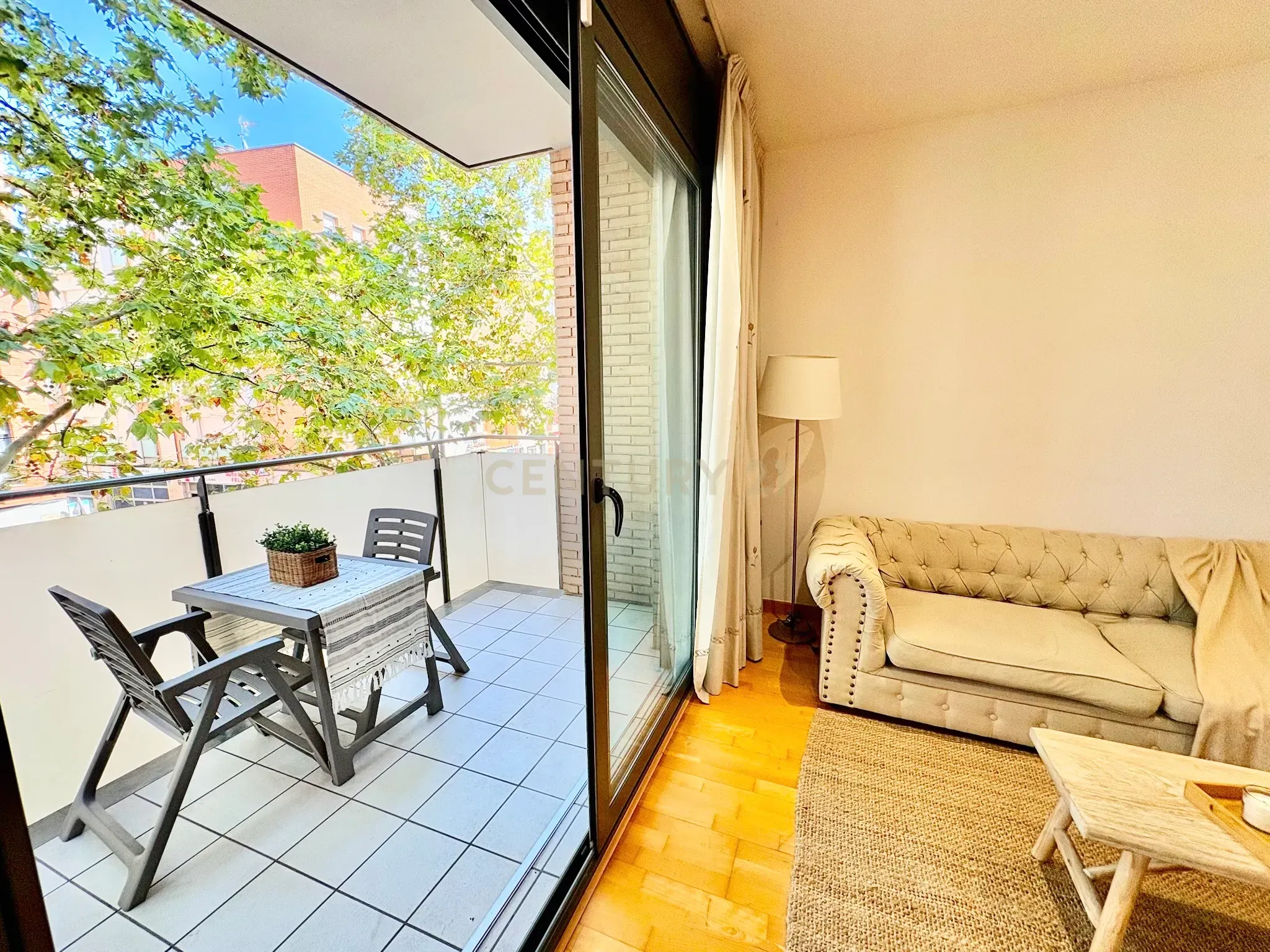 Exterior view of Apartment for sale in Sabadell  with Air Conditioner, Oven and Washing machine