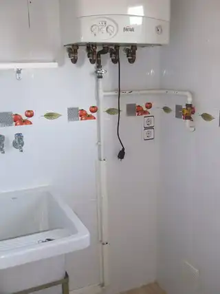 Bany de Pis de lloguer en Tordera amb Calefacció i Forn