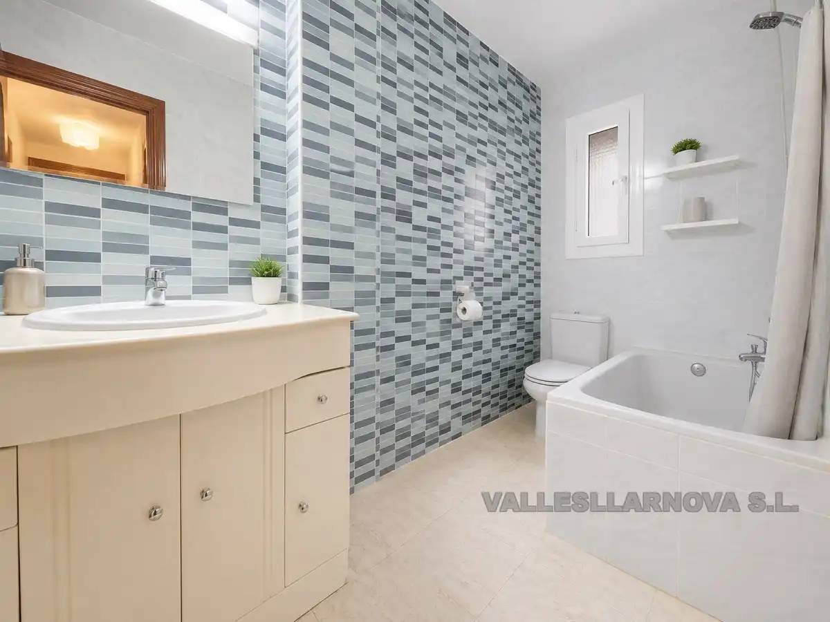 Bany de Pis en venda en Mollet del Vallès amb Calefacció i Balcó
