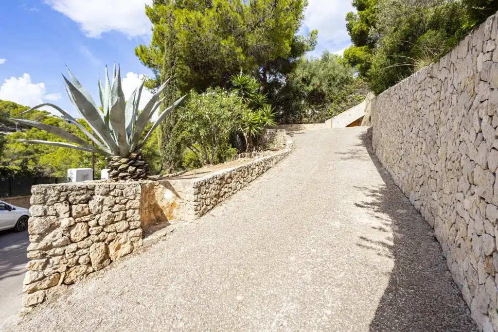 Vista exterior de Casa o xalet en venda en Calvià amb Aire condicionat, Jardí privat i Terrassa