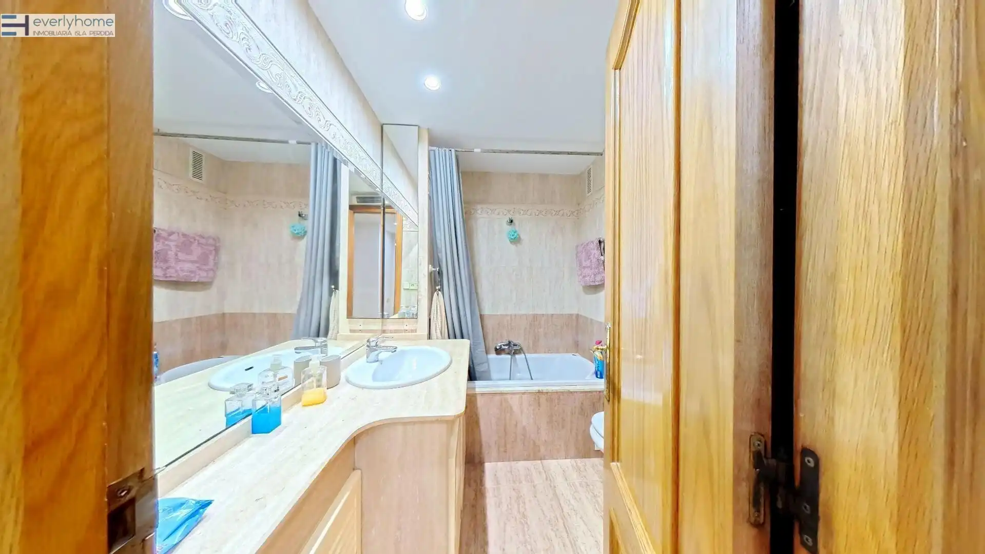 Badezimmer von Wohnung zur untervermieten in Valencia