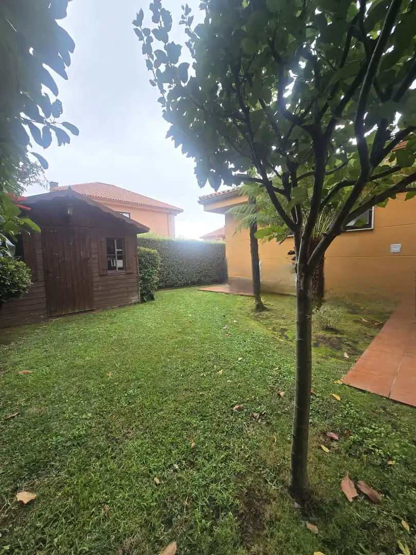 Casa con piscina en venta en A Malata - Catabois - Ciudad Jardín, imagen 3