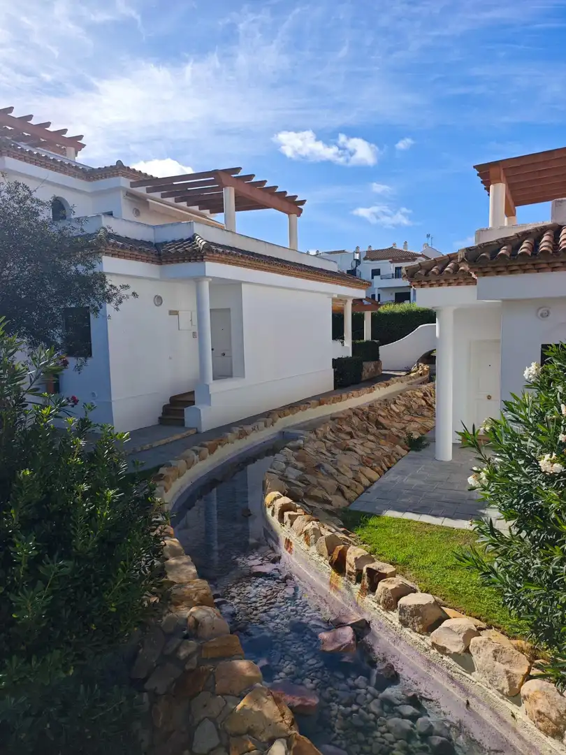 Vista exterior de Apartamento en venta en Chiclana de la Frontera con Jardín privado, Terraza y Amueblado