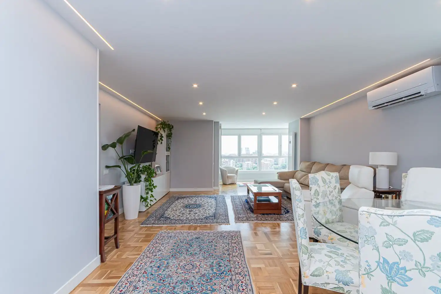 Sala d'estar de Pis en venda en Madrid amb Aire condicionat i Calefacció