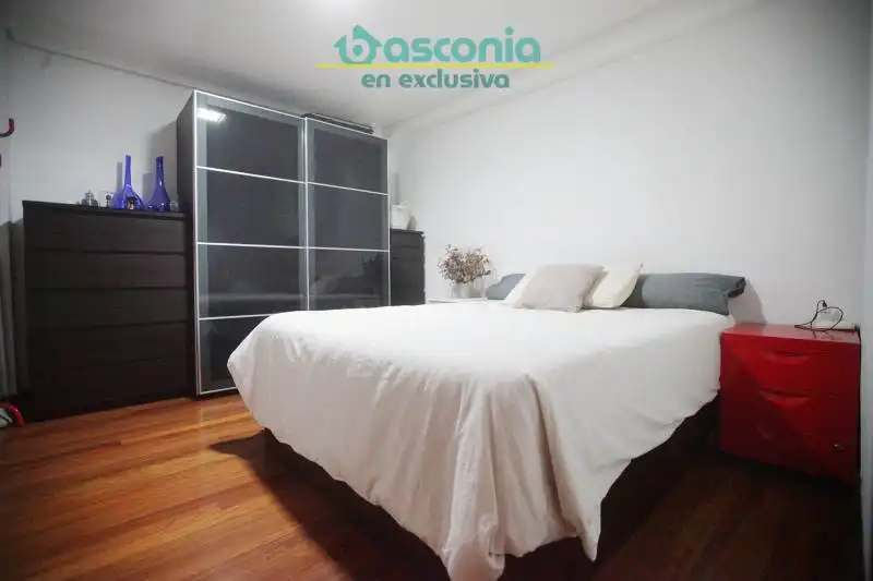 Bedroom of Flat for sale in Bilbao   with Furnished
