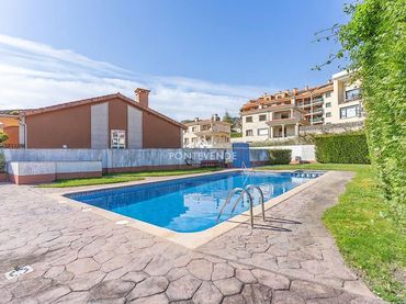 Reihenhaus mit Balkon zum Verkauf in Sanxenxo pueblo