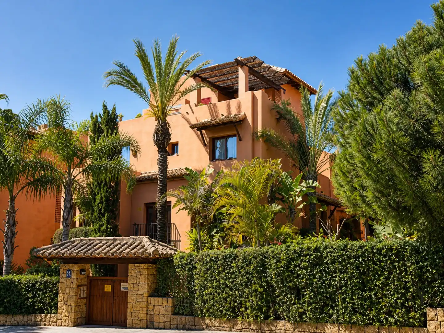 Vista exterior de Garatge en venda en Marbella