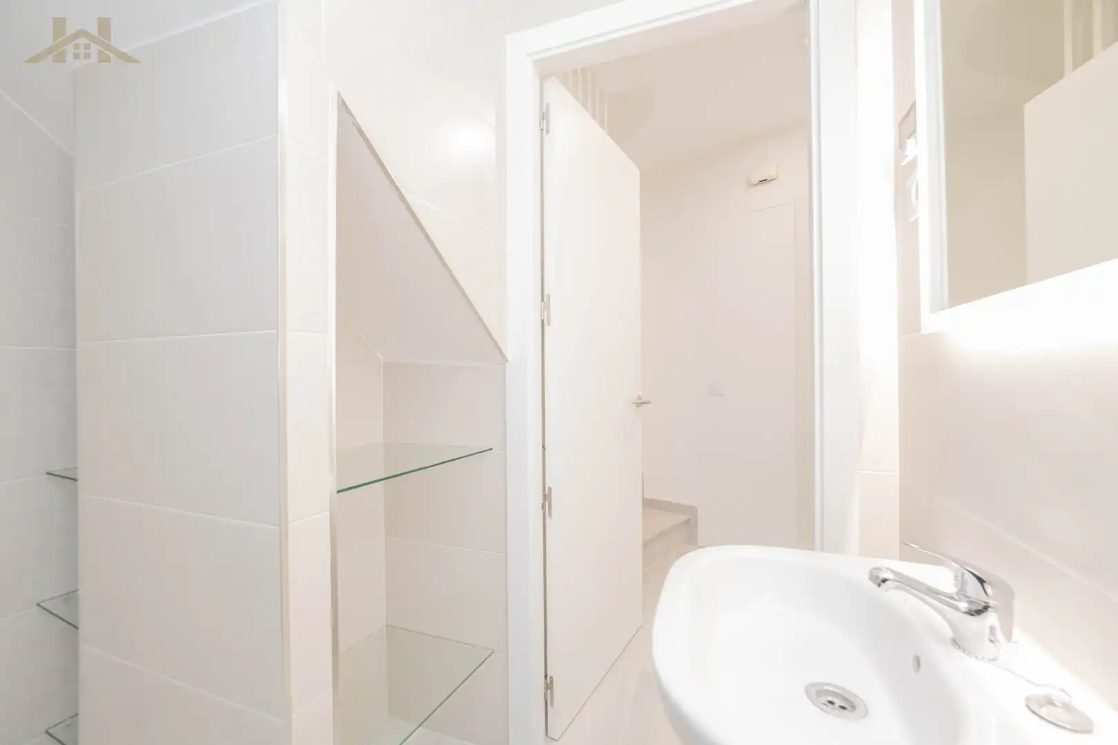 Bathroom of Attic for sale in Pozuelo de Alarcón  with Air Conditioner, Heating and Terrace