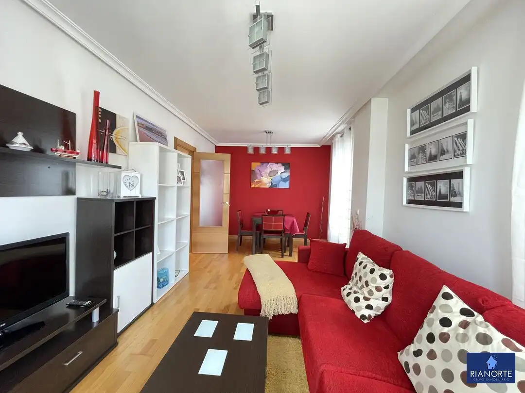 Sala de estar de Piso en venta en Gozón con Calefacción, Microondas y Balcón