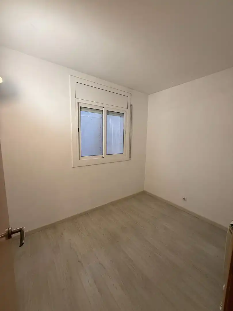 Bedroom of Flat for rent in Barcelona  with Heating