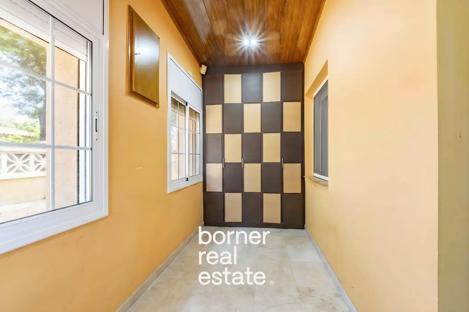 Vista exterior de Casa o xalet en venda en Sant Cugat del Vallès amb Aire condicionat, Calefacció i Jardí privat