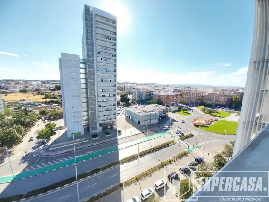 Vista exterior de Pis en venda en Torrent amb Piscina i Moblat