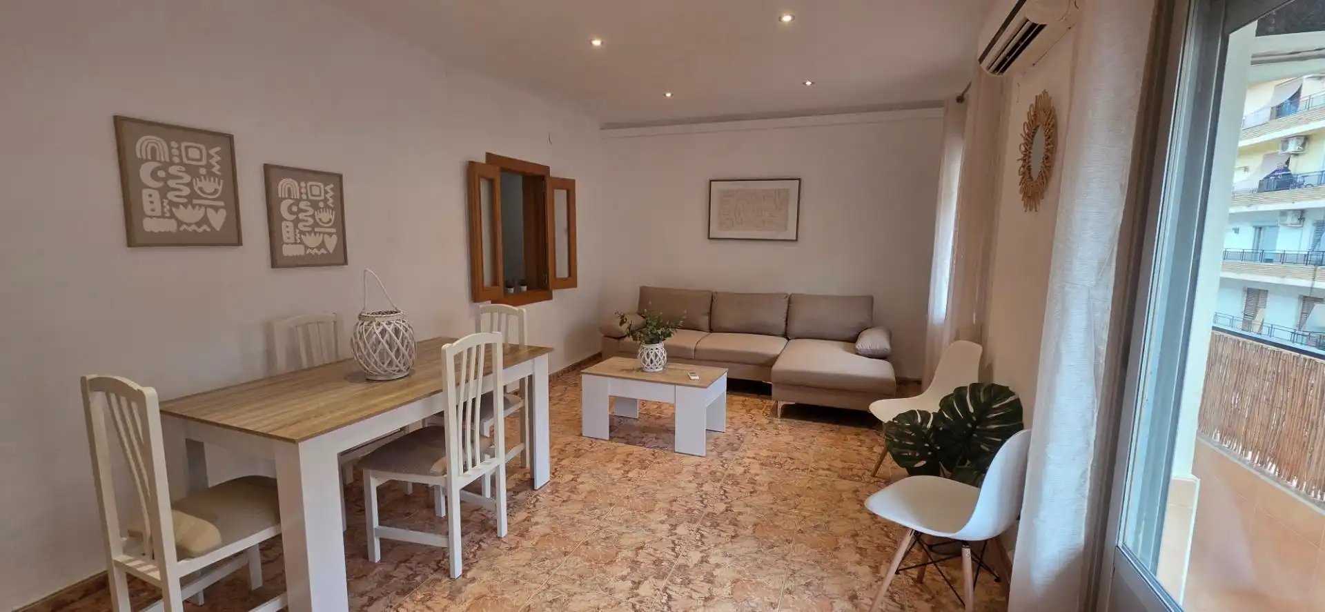 Living room of Flat for rent in Alfafar  with Air Conditioner, Furnished and Balcony