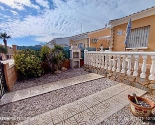 Vista exterior de Casa o xalet en venda en Orihuela amb Aire condicionat, Jardí privat i Terrassa