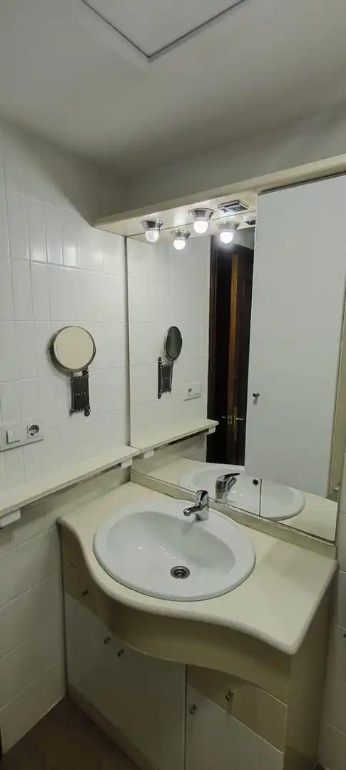 Bathroom of Flat for rent in Torrelavega   with Balcony