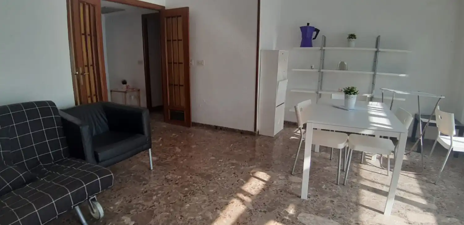 Appartamento con terrazza in affitto a Centro, imagen 2