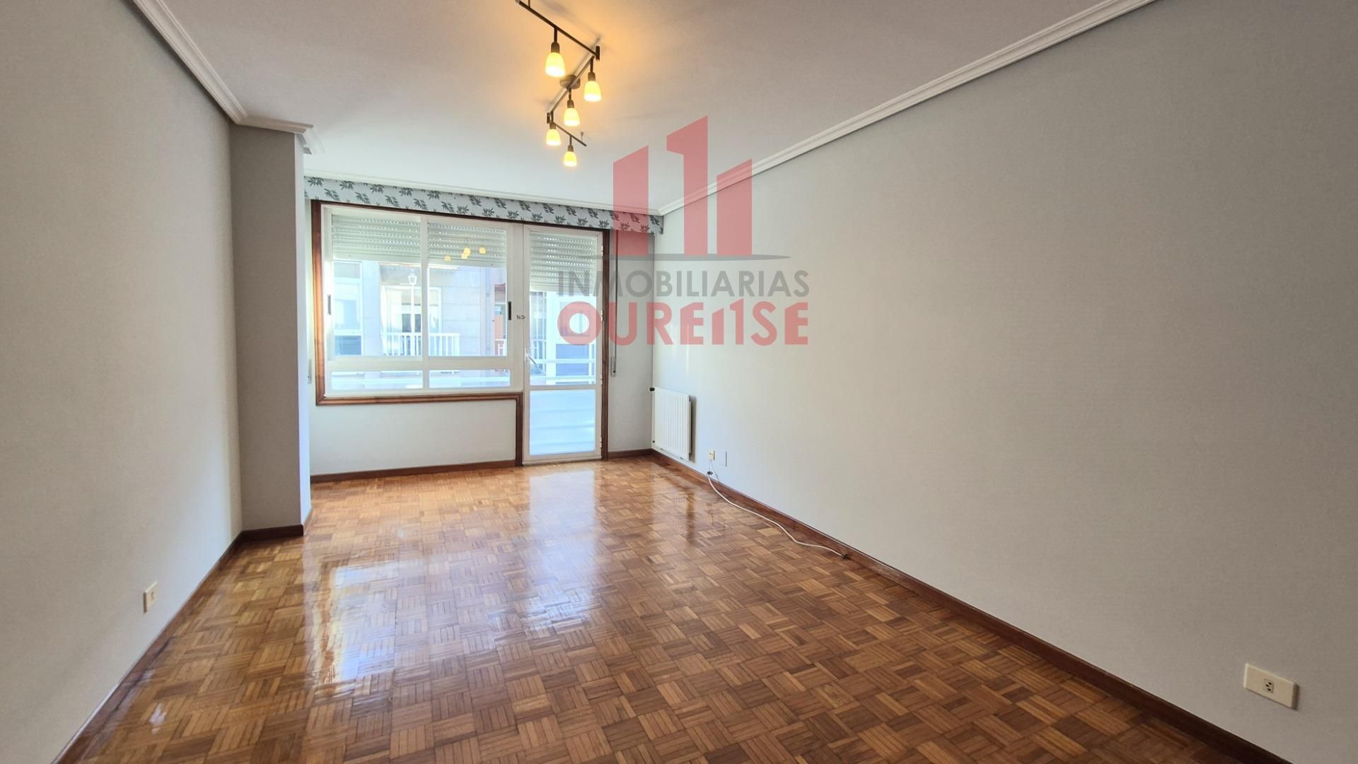 Vista exterior de Pis de lloguer en Ourense Capital  amb Calefacció, Parquet i Traster