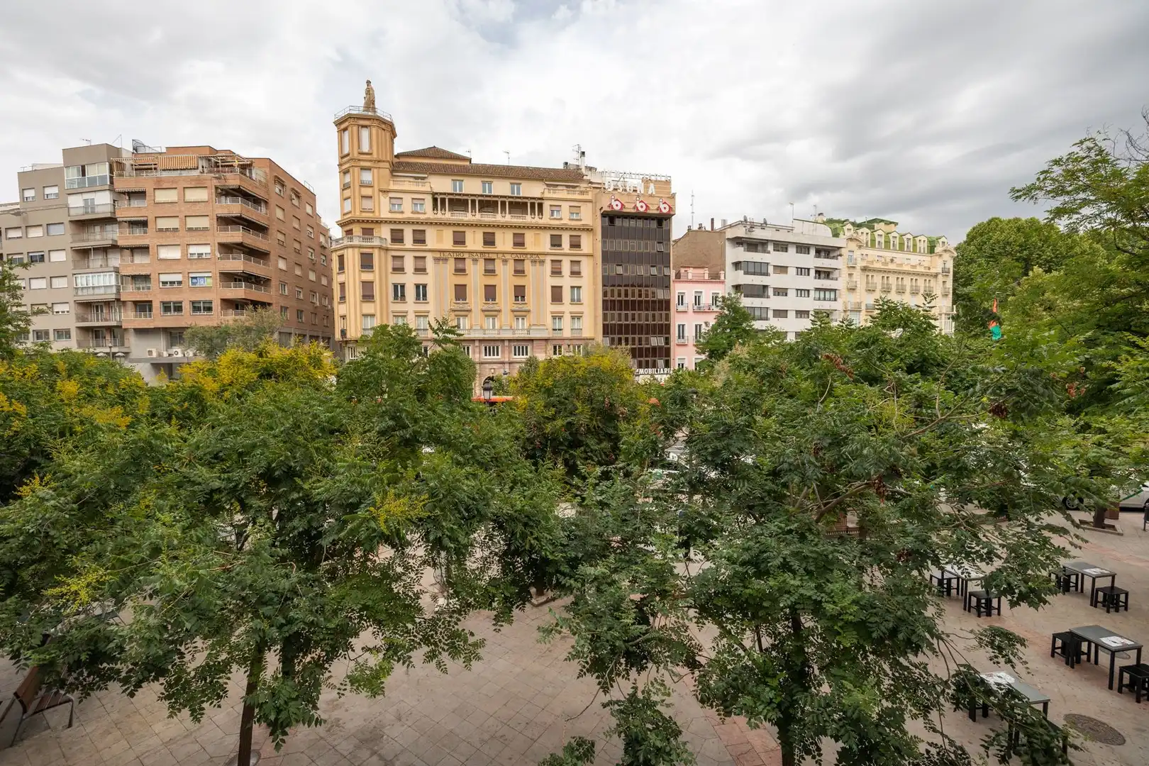 Vista exterior de Apartamento de alquiler en Granada con Aire acondicionado, Calefacción y Lavadora