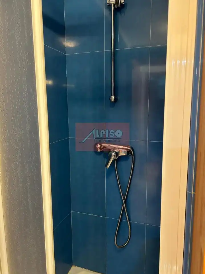 Bathroom of Apartments for rent in Ourense Capital   with Air Conditioner, Heating and Parquet flooring