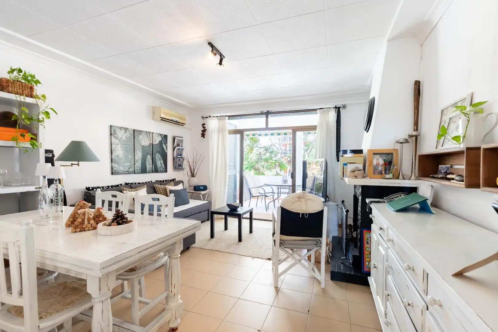 Vista exterior de Apartament en venda en Calvià amb Aire condicionat, Calefacció i Jardí privat