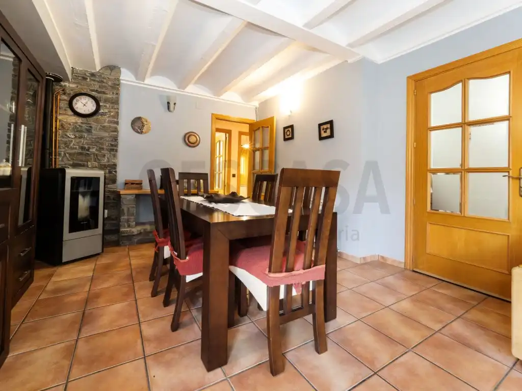 Casa o chalet en venta en Calle Nucleo De Altron, Sort