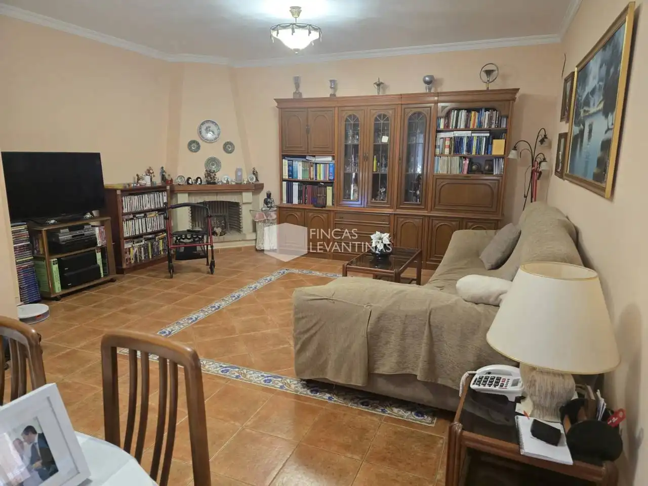 Sala d'estar de Casa o xalet en venda en Alicante / Alacant amb Jardí privat, Terrassa i Piscina