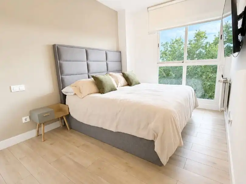Schlafzimmer von Wohnung zum Verkauf in Las Rozas de Madrid mit Klimaanlage, Terrasse und Schwimmbad