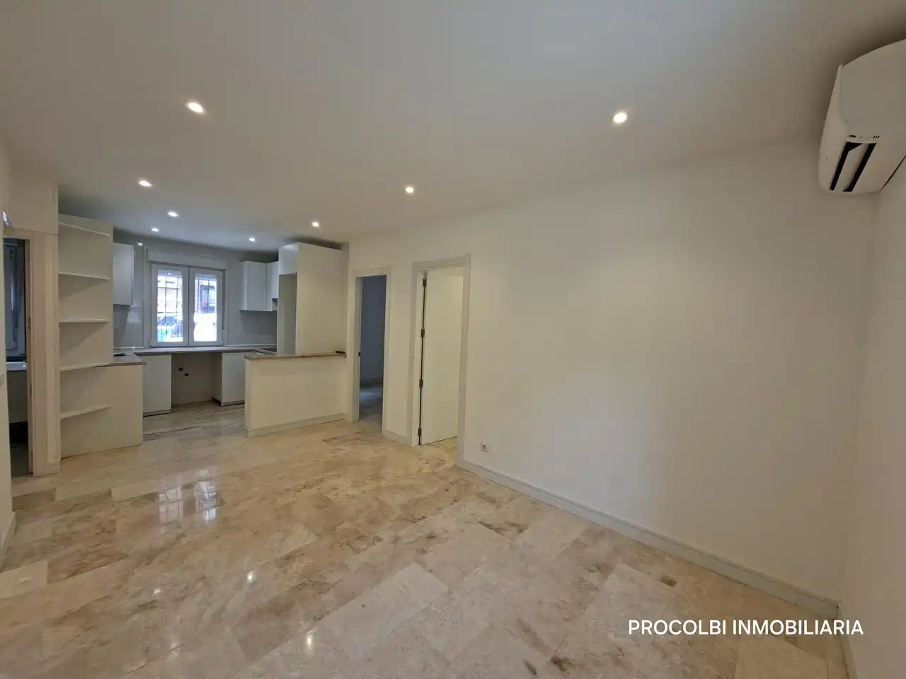 Ground floor for sale in Madrid  with Air Conditioner and Heating