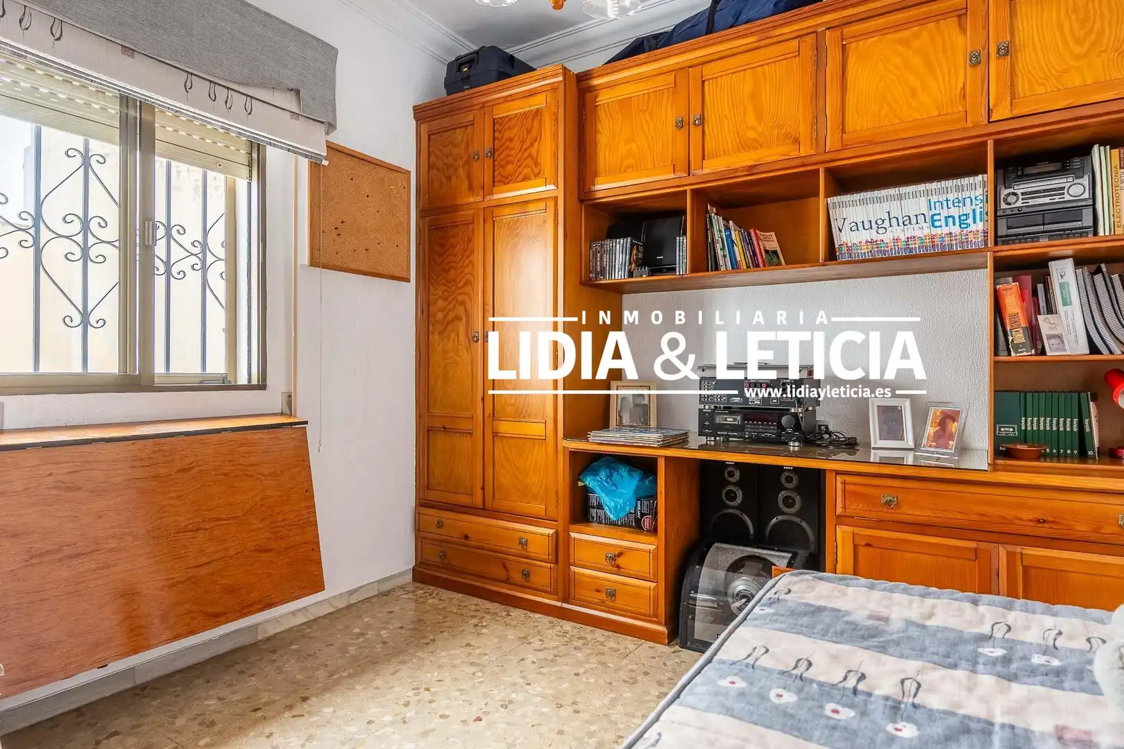 Dormitori de Casa o xalet en venda en Alcalá de Guadaira amb Aire condicionat, Jardí privat i Terrassa