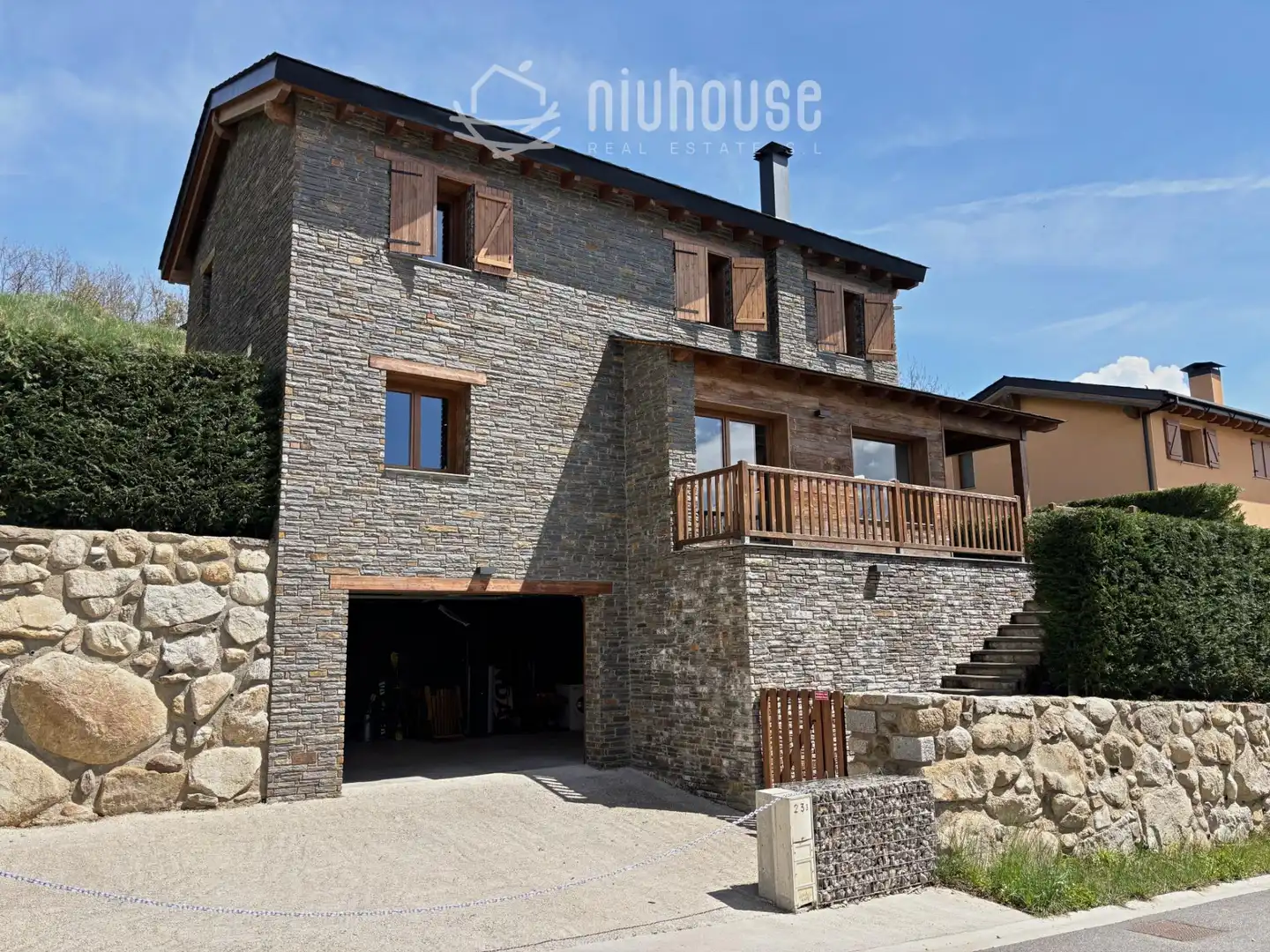 Vista exterior de Casa o chalet en venta en Enveitg