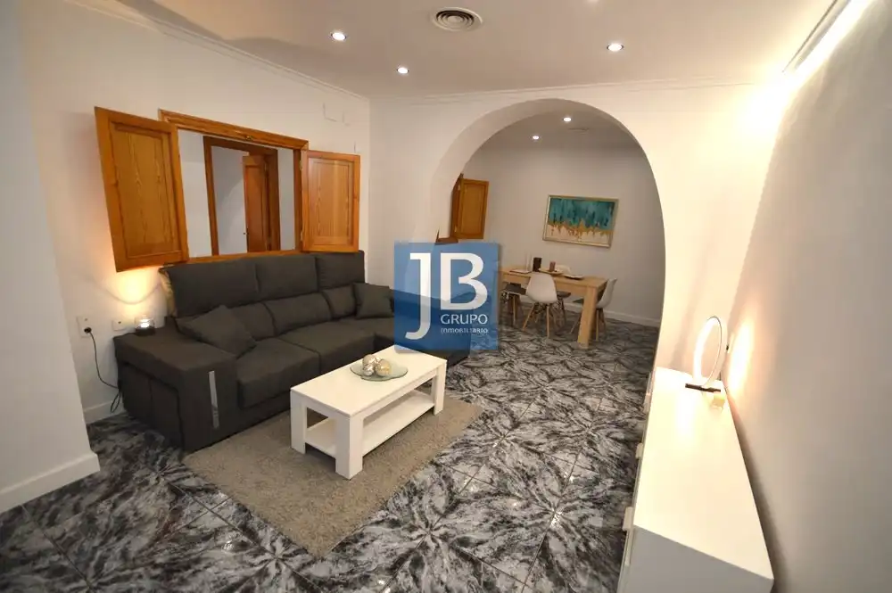Sala d'estar de Casa adosada en venda en L'Alcúdia de Crespins amb Terrassa, Moblat i Forn
