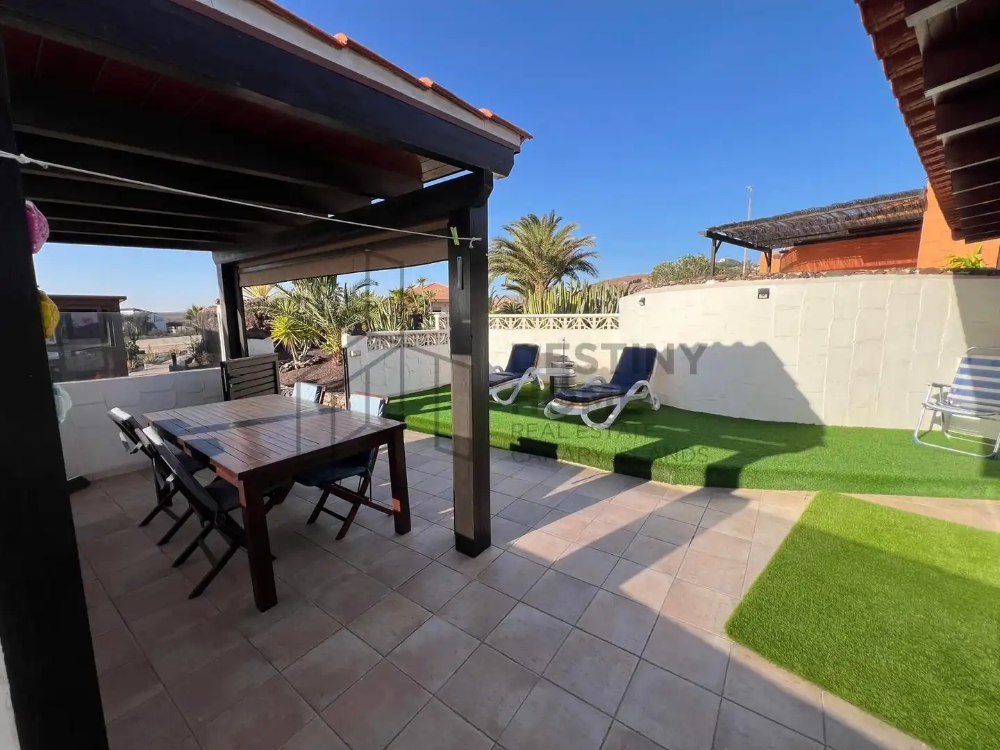 Terrassa de Casa o xalet en venda en La Oliva amb Aire condicionat, Jardí privat i Terrassa