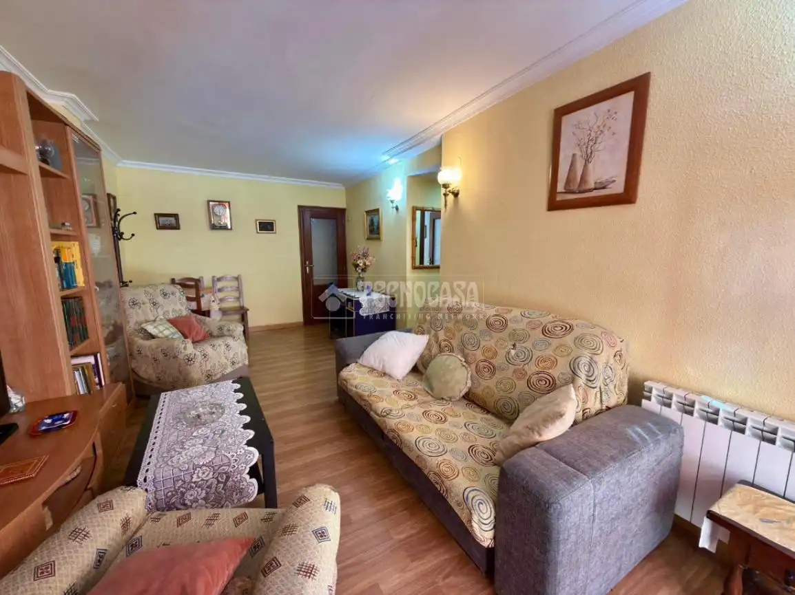Living room of Flat for sale in León Capital   with Heating and Parquet flooring