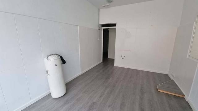 Local comercial en Alquiler en Calle Albéniz en San Martín del Rey Aurelio