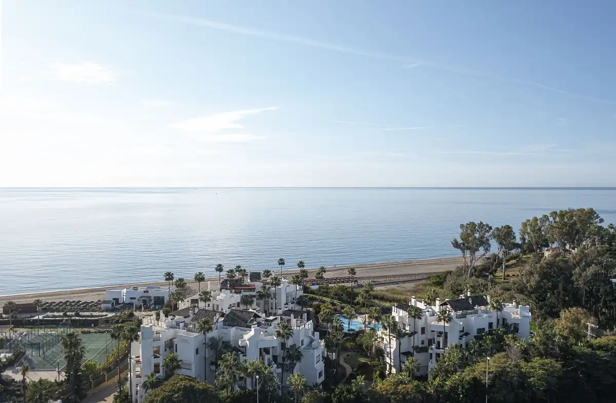 Apartamento con piscina en venta en Selwo
