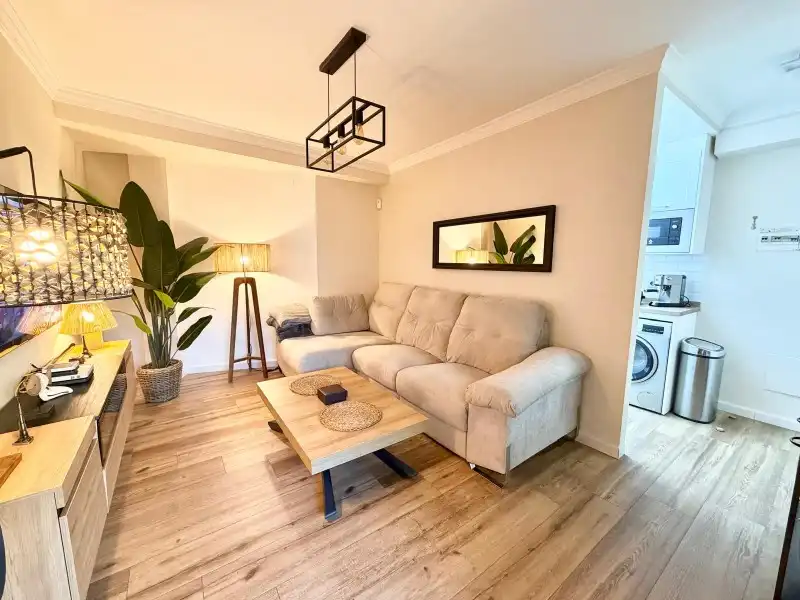 Sala de estar de Piso en venta en Torremolinos con Aire acondicionado, Terraza y Lavadora