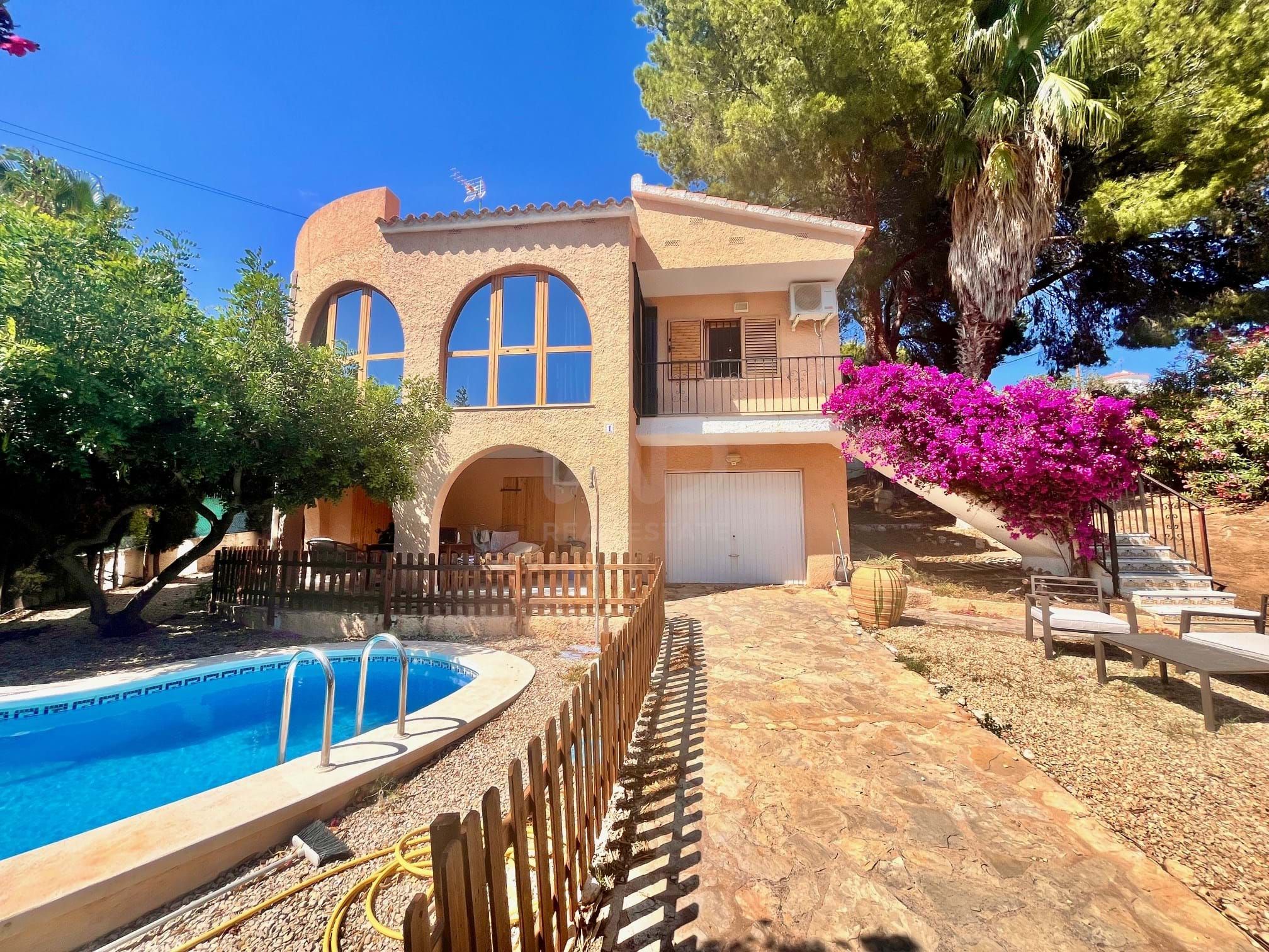 Vista exterior de Casa o xalet en venda en Alcalà de Xivert amb Aire condicionat, Calefacció i Terrassa