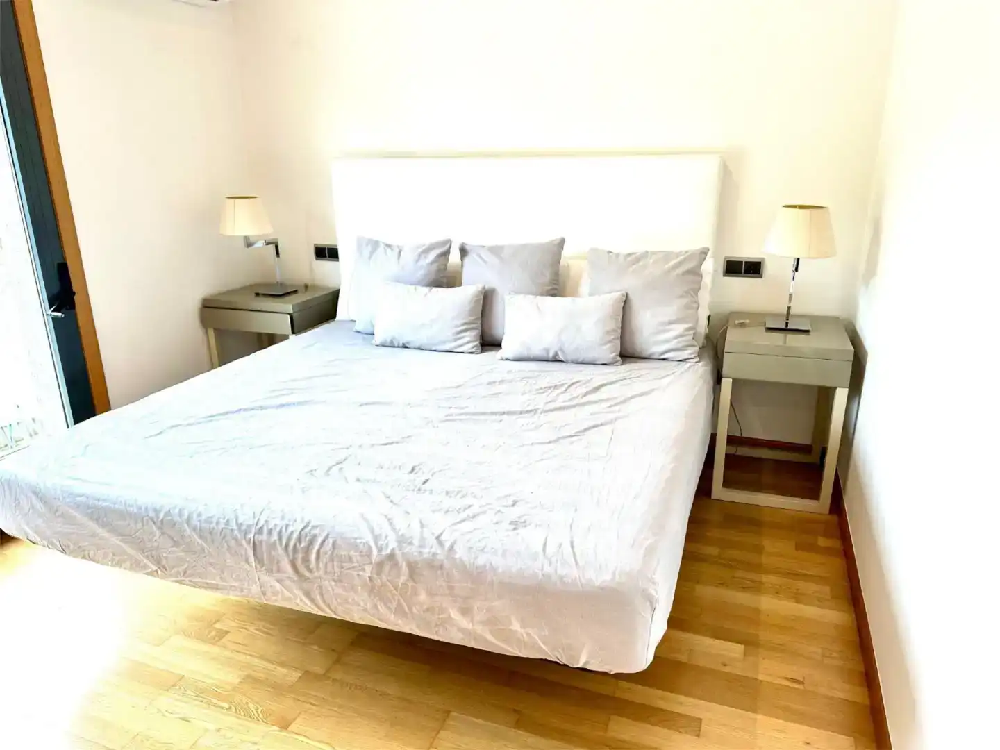 Schlafzimmer von Wohnung zur Miete in Vilagarcía de Arousa mit Klimaanlage, Schwimmbad und Balkon