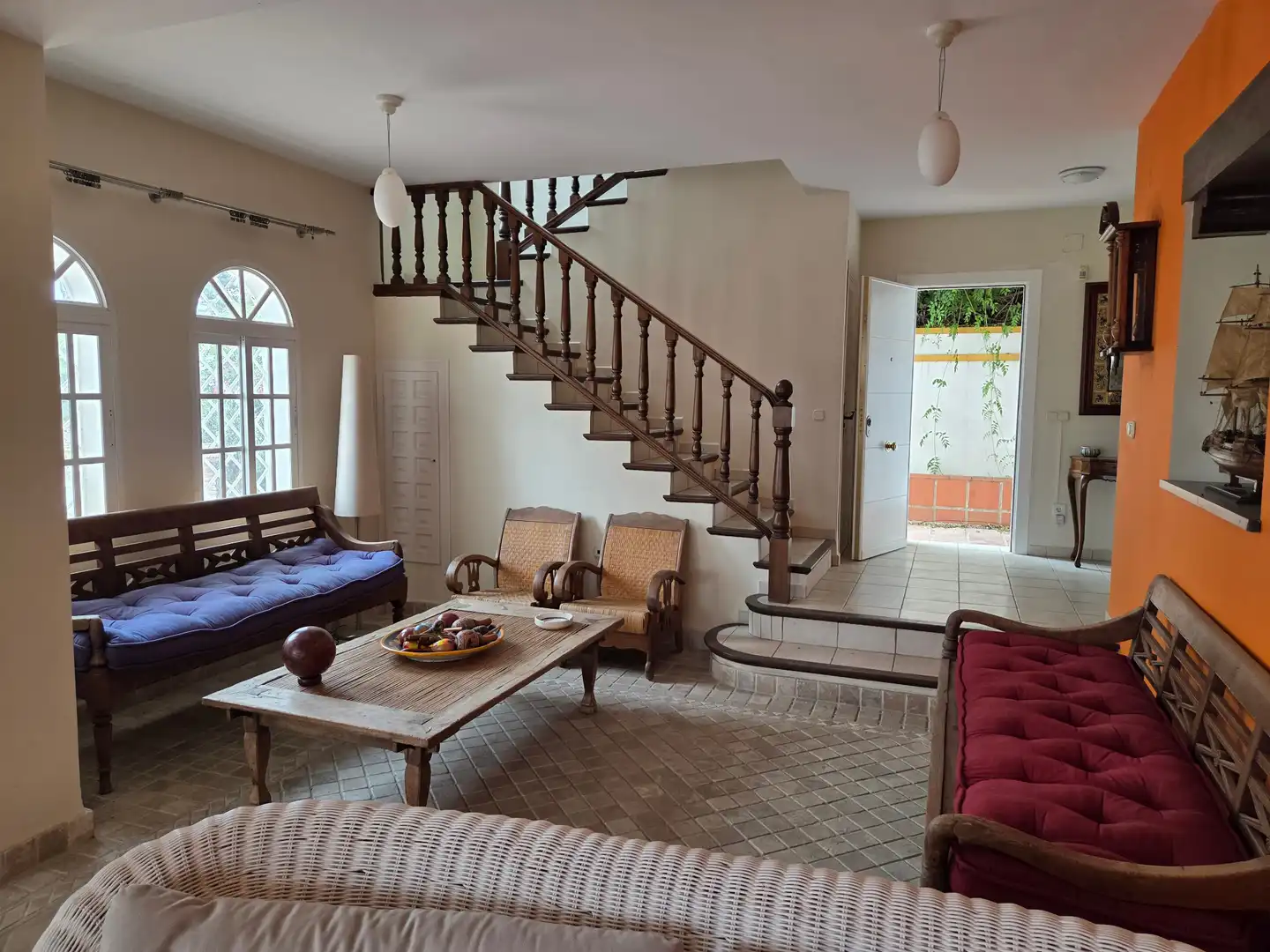 Sala de estar de Casa o chalet en venta en Vélez-Málaga con Aire acondicionado, Jardín privado y Terraza