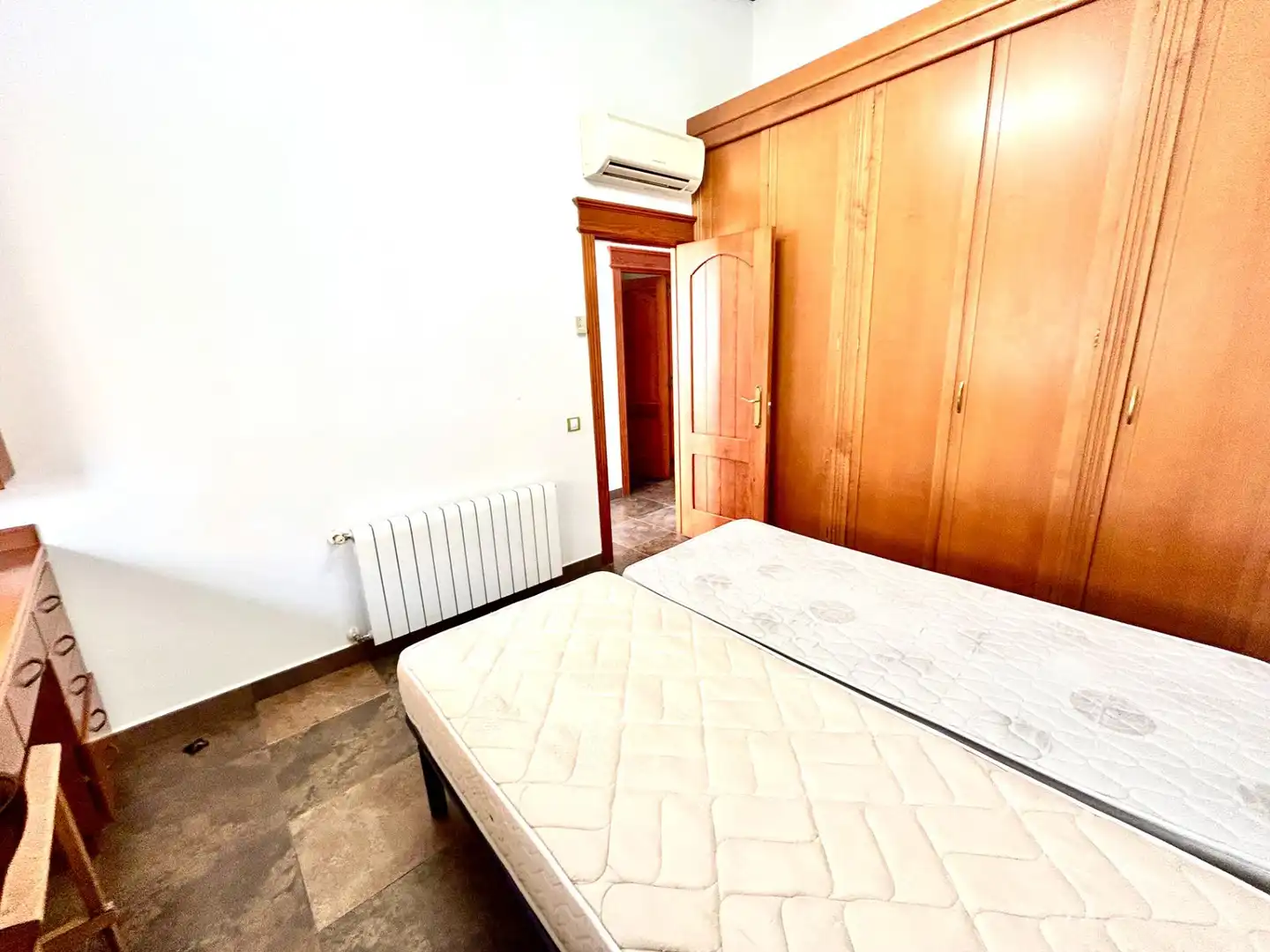 Schlafzimmer von Haus oder Chalet zur Miete in Rafelbuñol / Rafelbunyol mit Klimaanlage, Heizung und Privatgarten