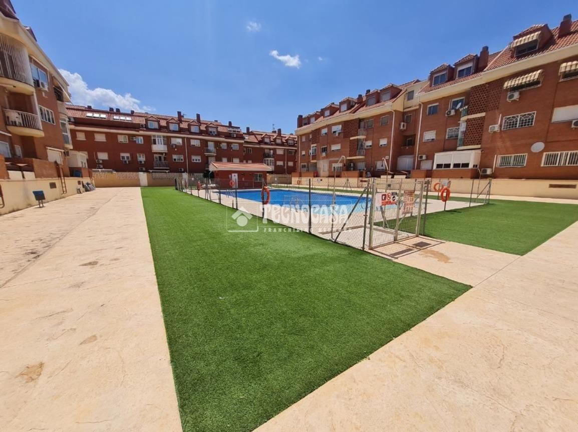 Schwimmbecken von Wohnung zum verkauf in Velilla de San Antonio
