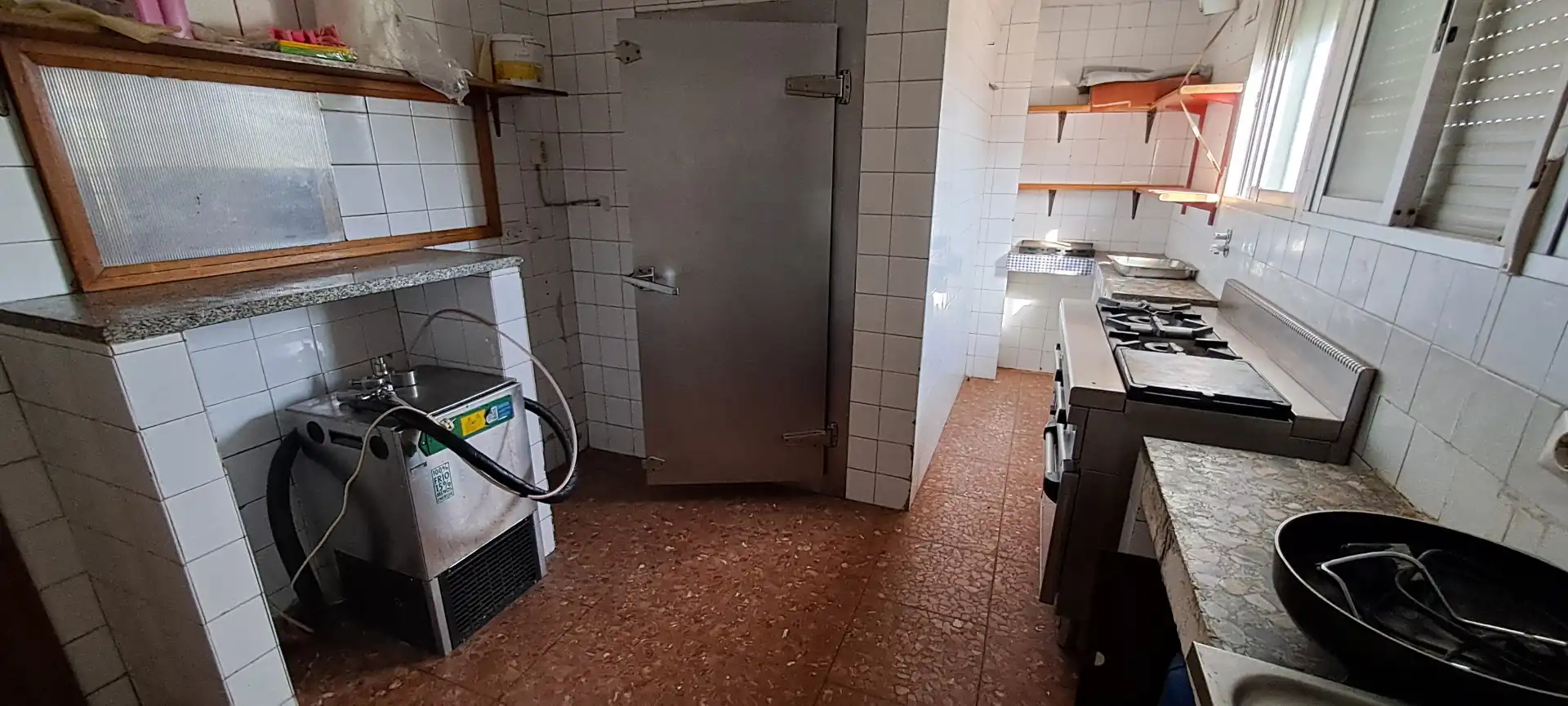 Cuina de Local de lloguer en Villacastín amb Moblat