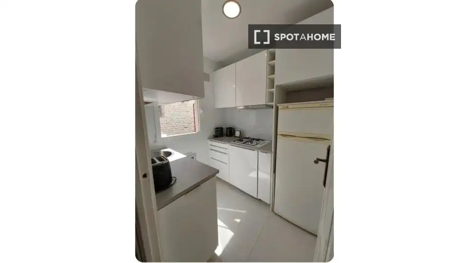 Kitchen of Flat for rent in Madrid  with Air Conditioner, Heating and Furnished