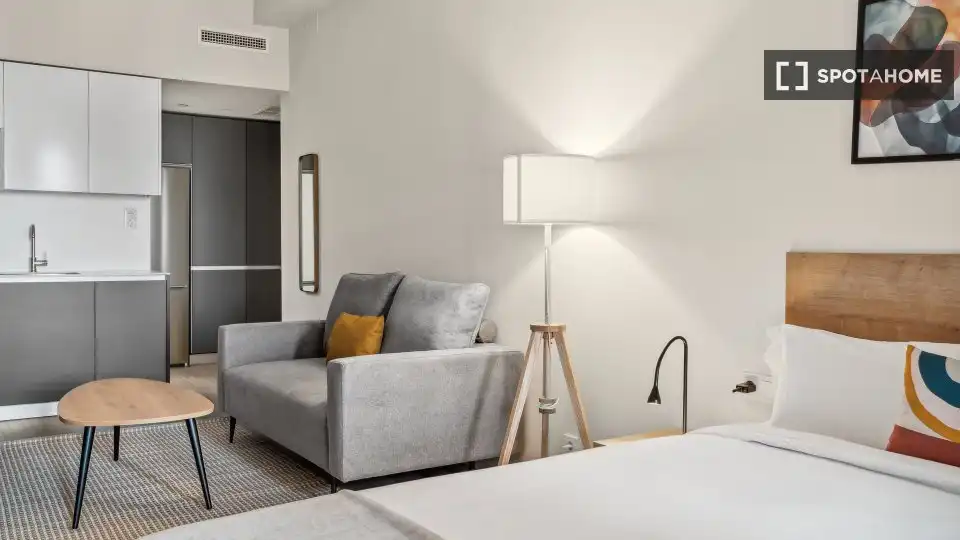 Bedroom of Flat for rent in Madrid  with Air Conditioner, Heating and Furnished